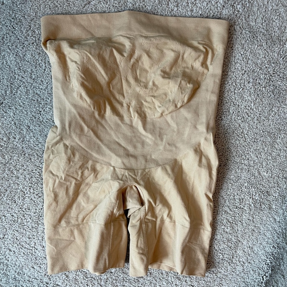 Maternity shapewear